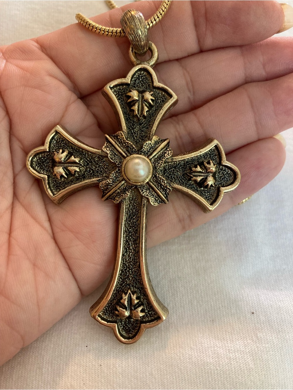 Sarah Coventry Limited Edition 1975 Vintage Maltese Cross Pendant & Chain - Picture 6 of 8